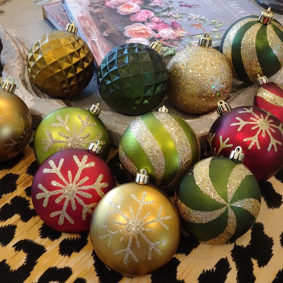 Glittery Red Green & Gold Christmas Ball Ornaments--Big Bulk Lot of 29! :o) - Picture 10 of 10